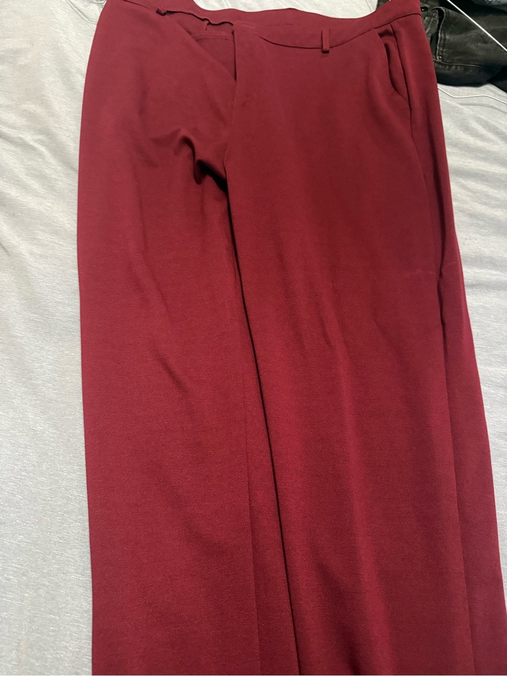 Men's Tailored Flat-Front Dress Pants in Wine